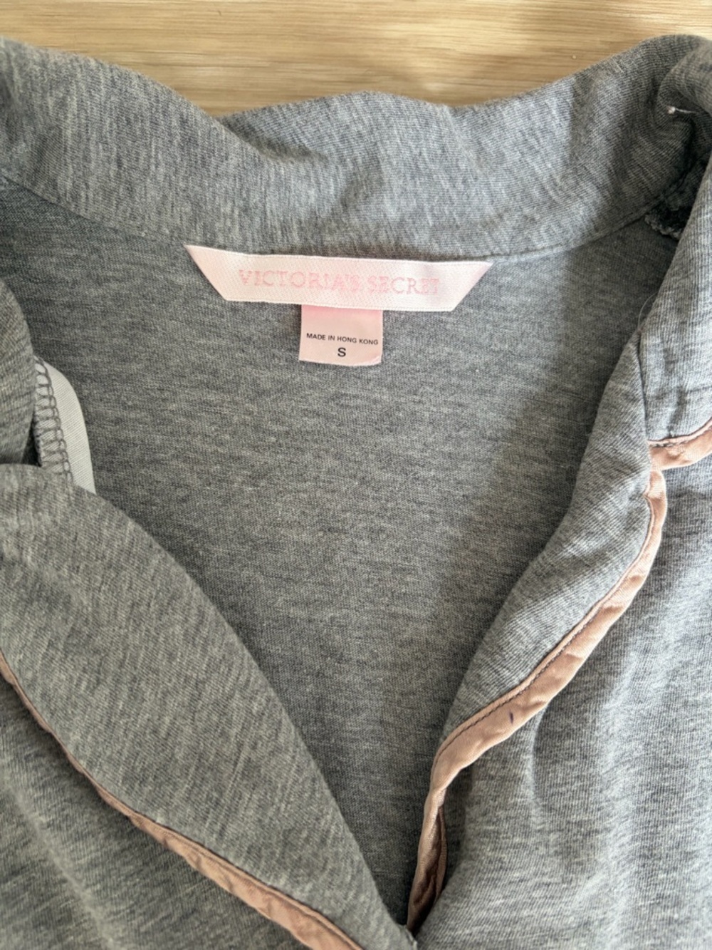 Victoria’s Secret Y2K Pajama Top Gray Pink Trim Button Up Size S - Picture 5 of 8